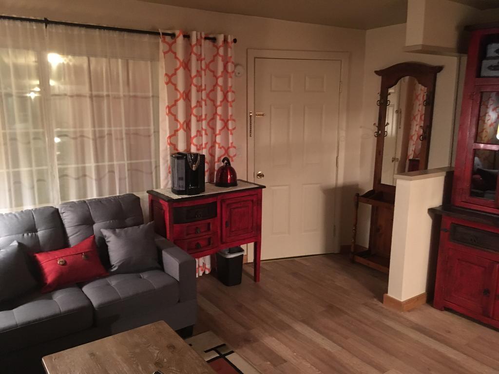 هولبروك Globetrotter Lodge المظهر الخارجي الصورة